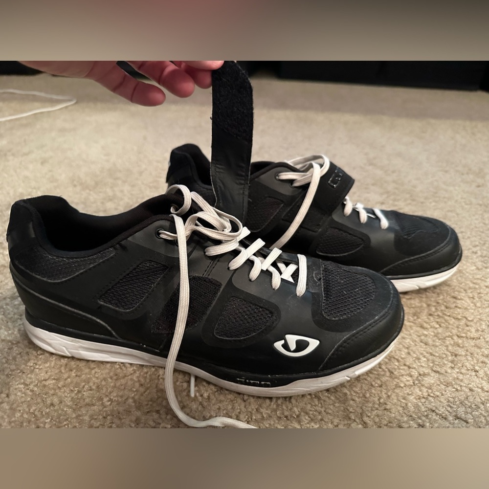 Giro Grynd spin shoes / sneakers men’s 9.25